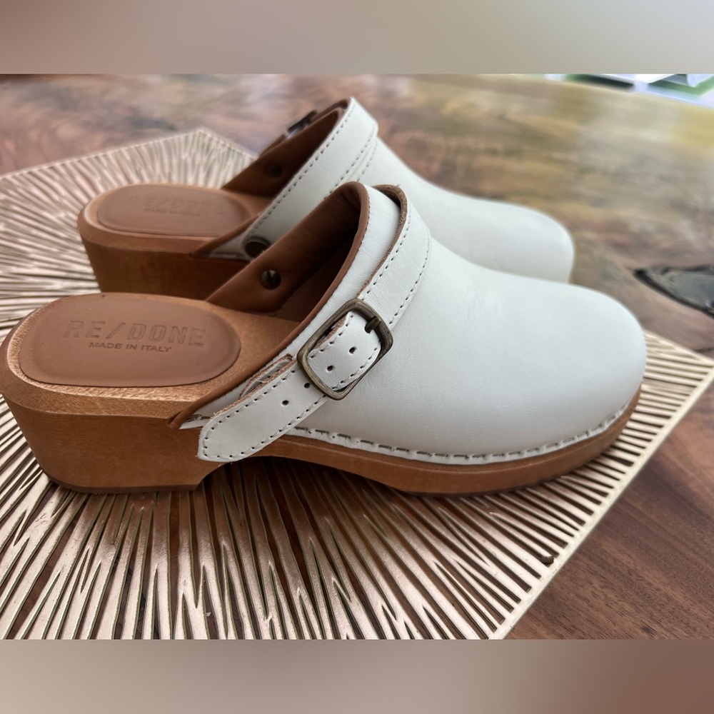 Re/Done clogs in off-white leather